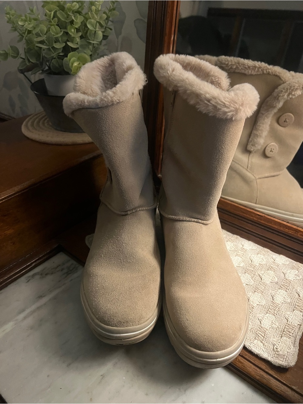 SKECHERS Classic Faux Fur Lined Winter Boots with Buttons Tan Women's Size 10